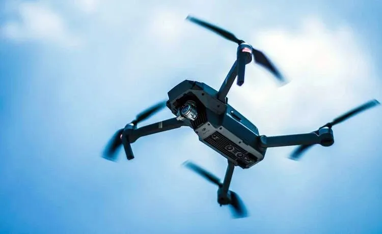 无人机监管迈入“硬约束”时代！两项强制国标明年5月1日实施，影响全行业 